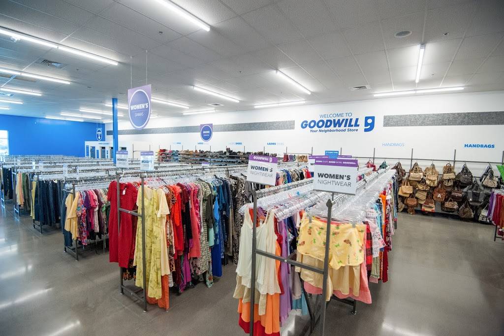 Happy Valley - Goodwill - Retail Store and Donation Center | 1565 W Happy Valley Rd, Phoenix, AZ 85085, USA | Phone: (623) 516-8146