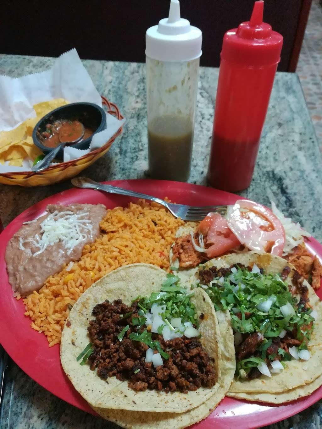 El Azteca (Armitage) | 4158 W Armitage Ave, Chicago, IL 60639, USA | Phone: (773) 486-1424