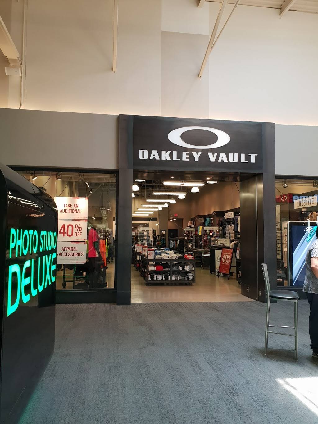 Oakley Vault, 3226 Livermore Outlets Dr Livermore, CA