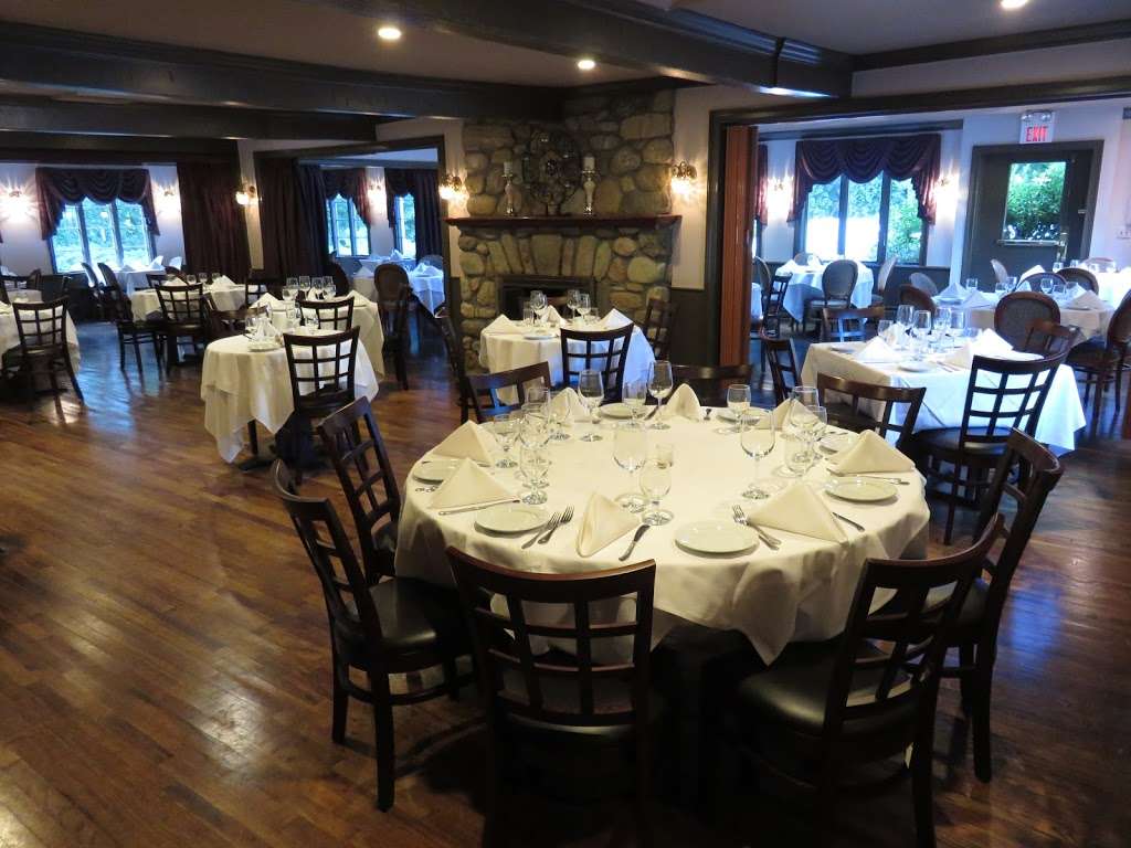 Traditions 118 | 11 Old Tomahawk St, Yorktown Heights, NY 10598, USA | Phone: (914) 248-7200