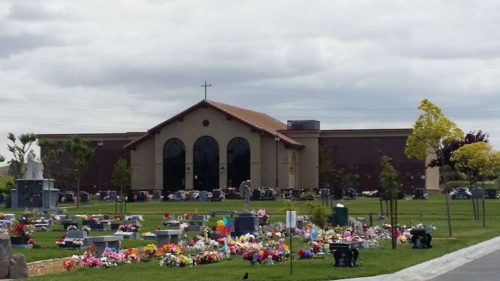 Holy Cross Cemetery | 2200 E 18th St, Antioch, CA 94509, USA | Phone: (925) 757-0658