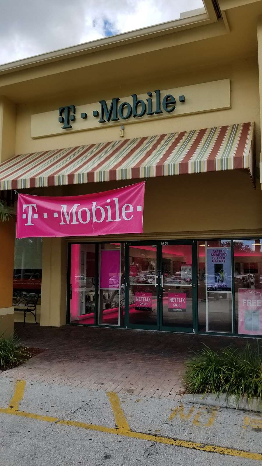 T-Mobile | 7410 W Boynton Beach Blvd Ste A6, Boynton Beach, FL 33437, USA | Phone: (561) 810-4763