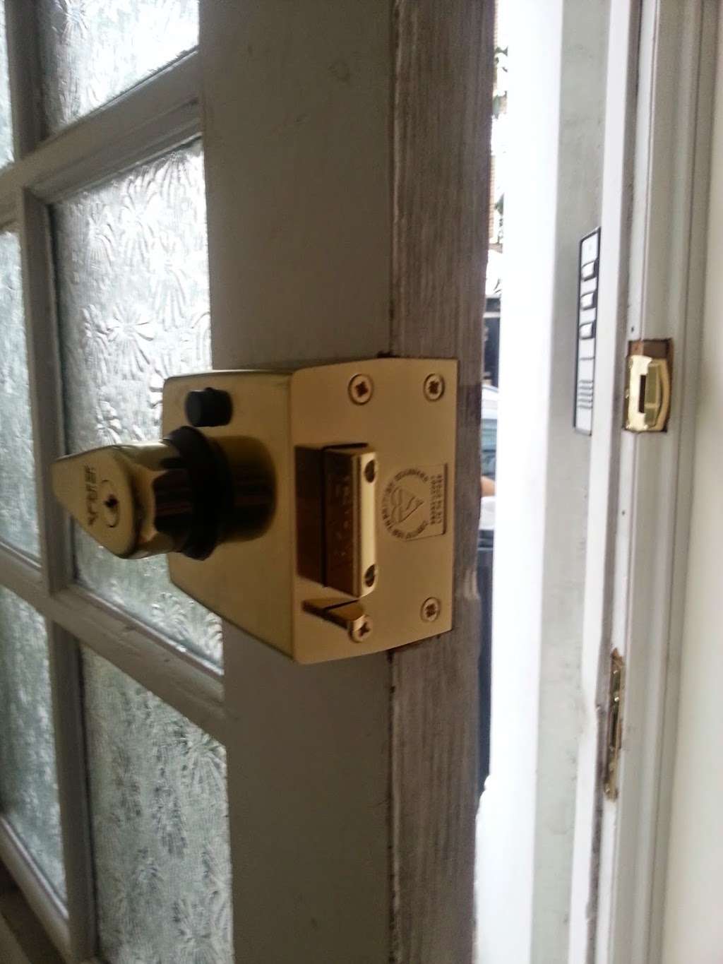 Fairfax Locksmiths Hornchurch | 52 Carlton Cl, Upminster RM14 2YR, UK | Phone: 07515 313738