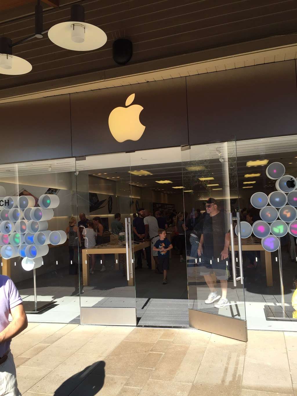 Apple Corte Madera | 1520 Redwood Hwy, Corte Madera, CA 94925 | Phone: (415) 413-9120