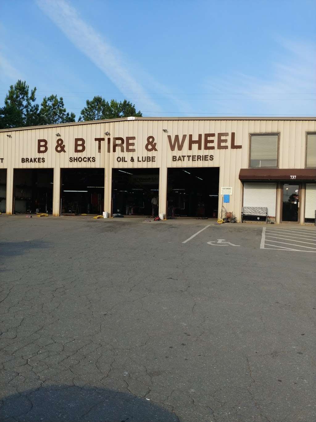 B & B Tire & Wheel Inc | 737 Riverview Rd, Rock Hill, SC 29730, USA | Phone: (803) 366-3133