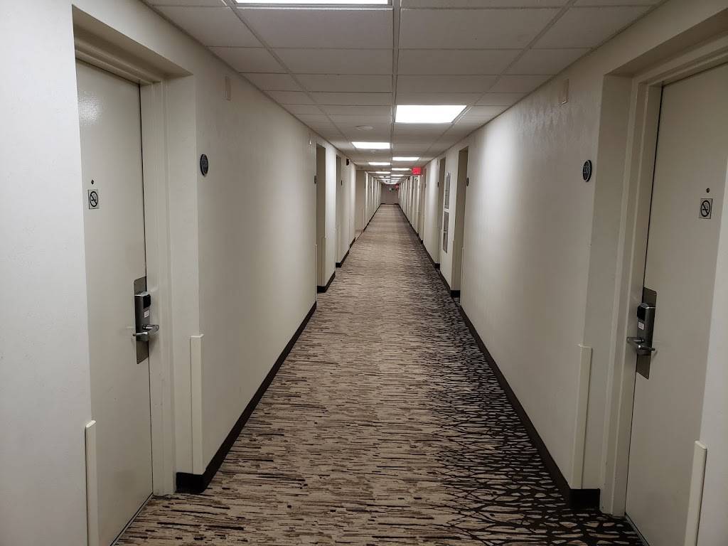 Red Roof Inn Cleveland - Airport/Middleburg Heights | 17555 Bagley Rd, Middleburg Heights, OH 44130, USA | Phone: (440) 243-2441