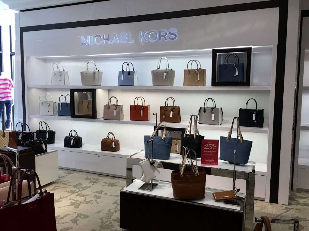 Michael Kors | 168 Oakbrook Center, Oak Brook, IL 60523 | Phone: (630) 572-2249