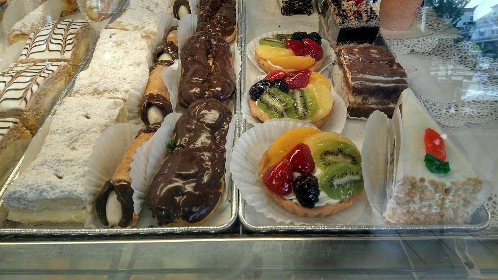 Dulces Bakery | 164 Kearny Ave, Kearny, NJ 07032, USA | Phone: (201) 991-5437