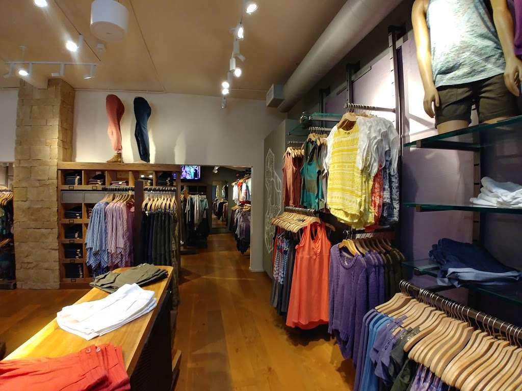prAna San Francisco | 1928 Fillmore St, San Francisco, CA 94115, USA | Phone: (415) 590-3941