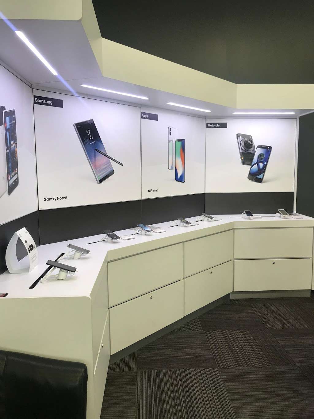 Verizon Authorized Retailer, TCC | 15610 Old Columbia Pike, Burtonsville, MD 20866, USA | Phone: (301) 421-1121