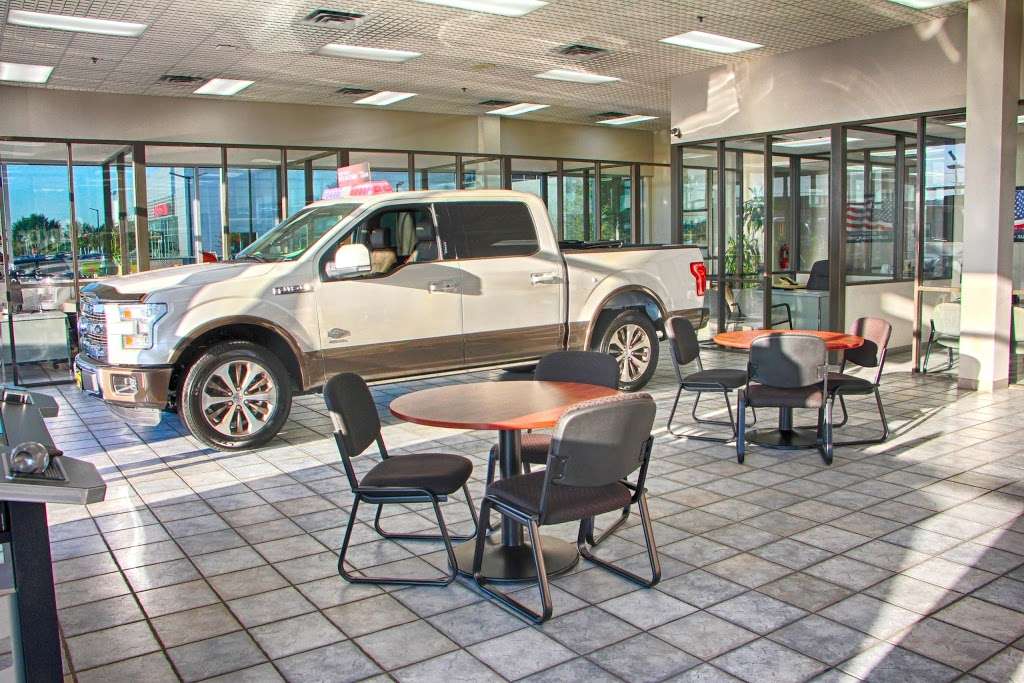 Helfman Ford | 12220 Southwest Fwy, Stafford, TX 77477, USA | Phone: (281) 240-3673