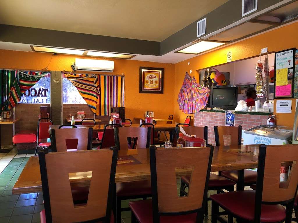 El Korita Restaurant & Marisco | 3107 N Orange Blossom Trail, Zellwood, FL 32798, USA | Phone: (407) 814-9933