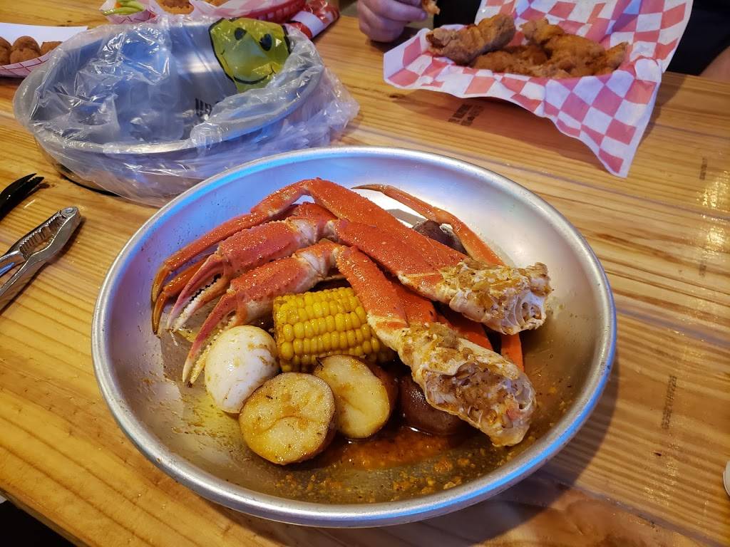 Shaking Seafood & Wings | 3110 Mapleleaf Dr, Lexington, KY 40509, USA | Phone: (859) 264-8888