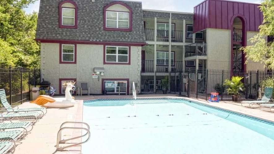 Indian Creek Apartments | 808 E 100 Terrace Suite 200, Kansas City, MO 64131 | Phone: (816) 492-7129