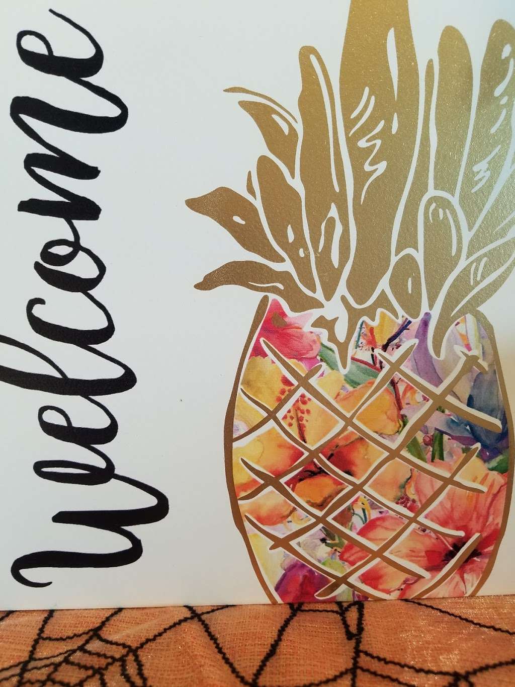 Pineapple Alley | 144 International Boardwalk, Redondo Beach, CA 90277, USA | Phone: (310) 372-0699