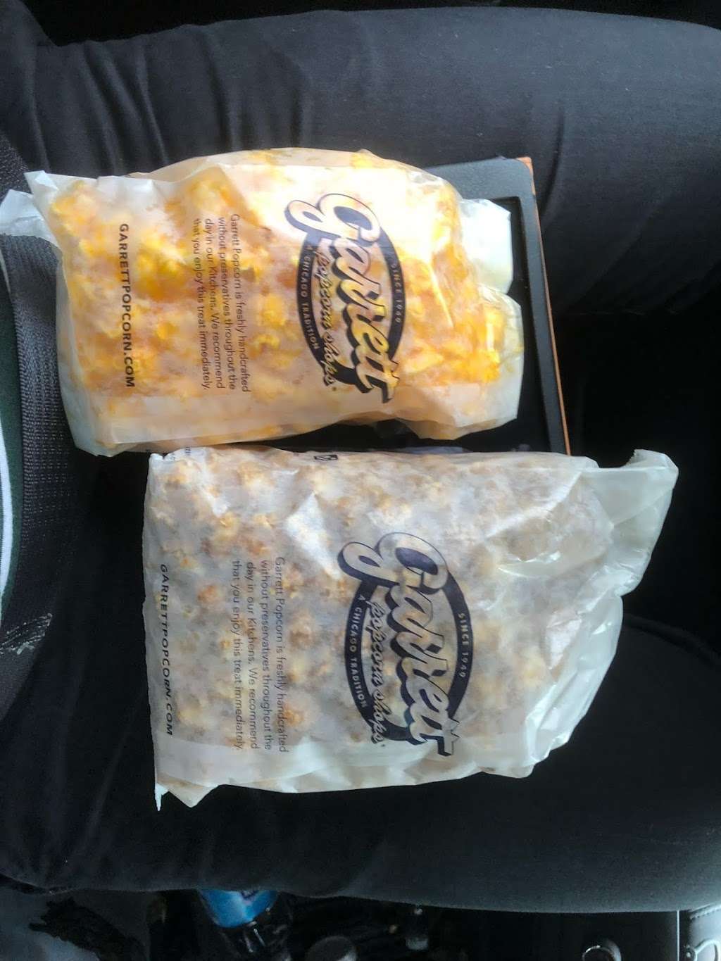 Garrett Popcorn Shops | Water Tower Place, 835 Michigan Avenue, Chicago, IL 60611 | Phone: (888) 476-7267