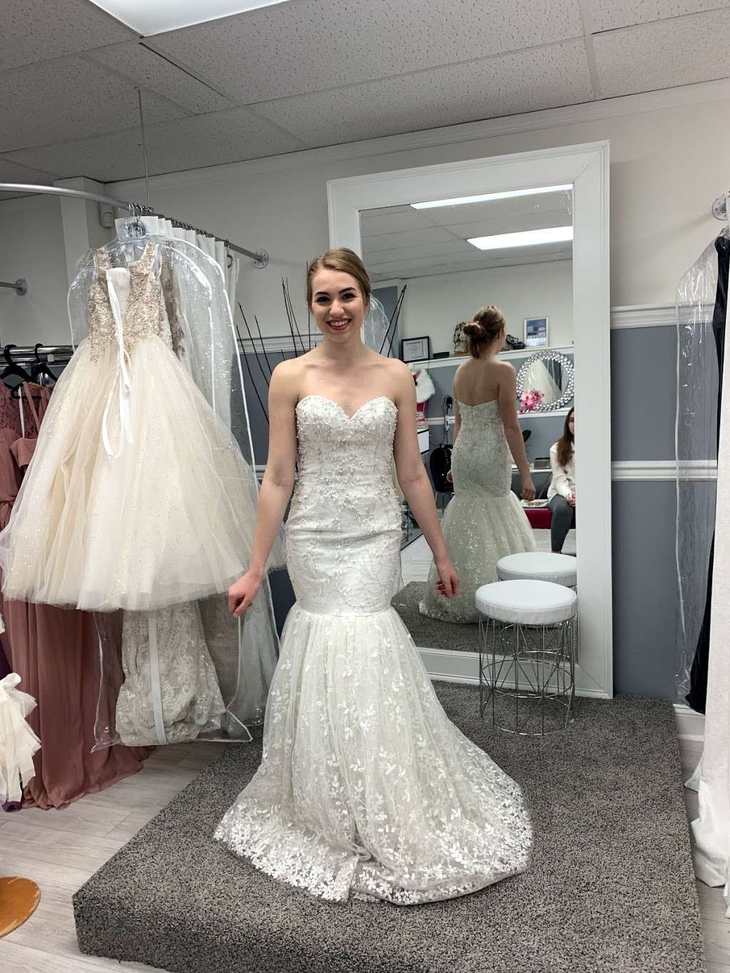 Fashion Du Jour Bridal | 911 White Horse Pike, Haddon Township, NJ 08108, USA | Phone: (856) 477-2902