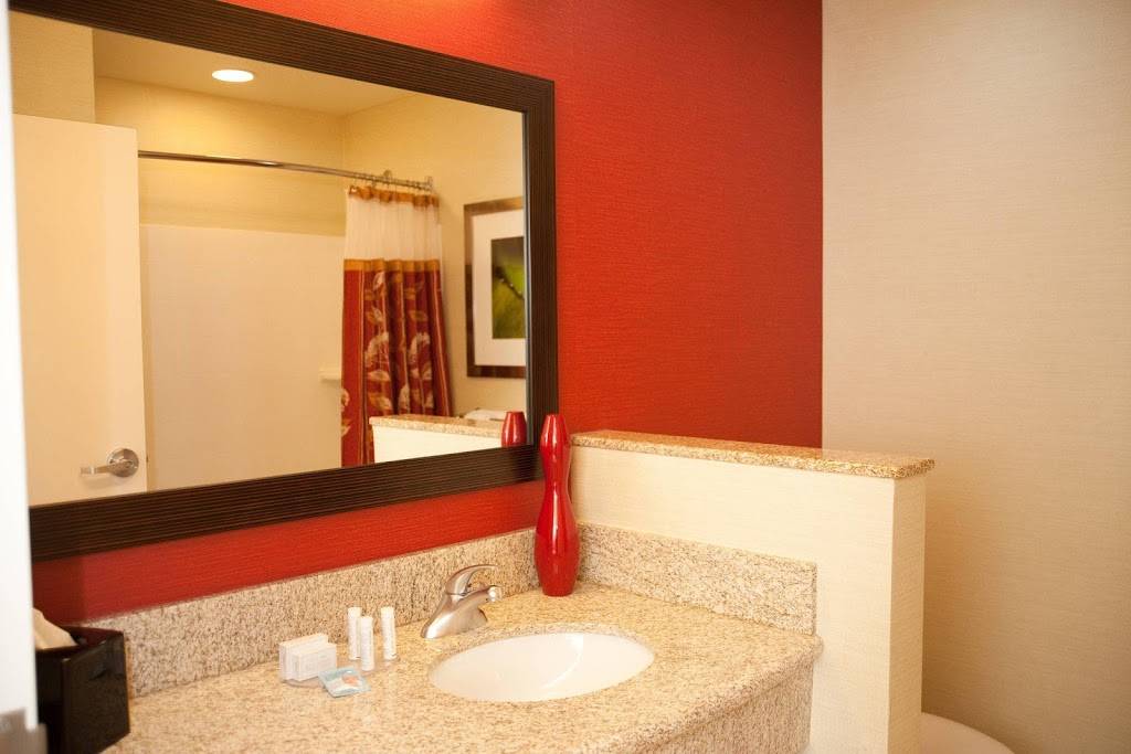 Courtyard by Marriott Kansas City at Briarcliff | 4000 N Mulberry Dr, Kansas City, MO 64116, USA | Phone: (816) 841-3300