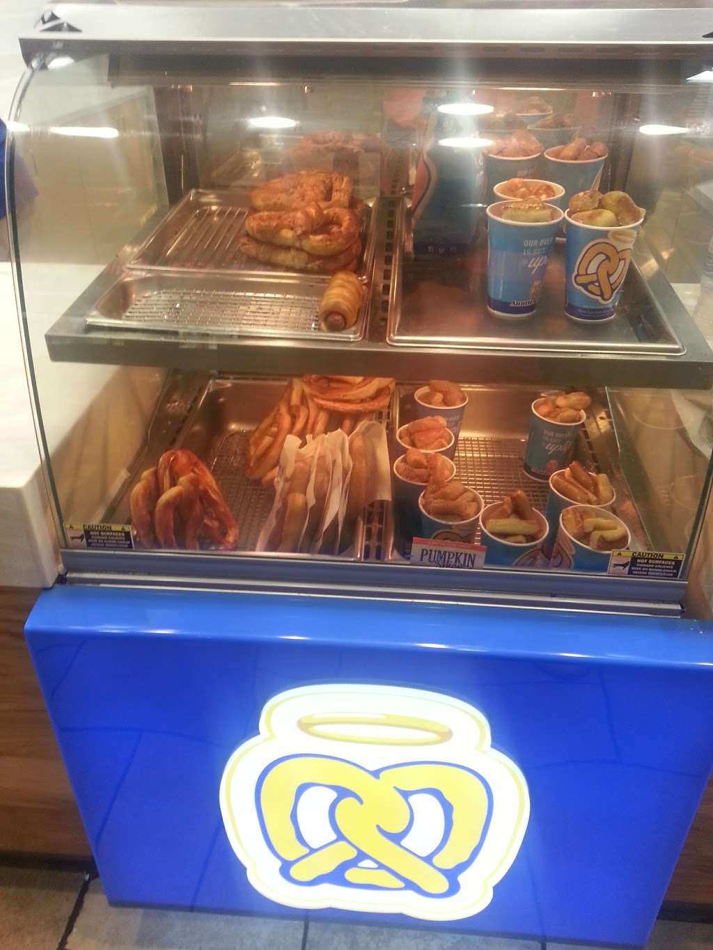 Auntie Annes Pretzels | Viewmont Dr, Scranton, PA 18508, USA | Phone: (570) 969-2250