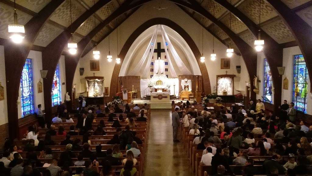 Sacred Heart Catholic Church | 819 N 16th Ave, Melrose Park, IL 60160, USA | Phone: (708) 344-0757