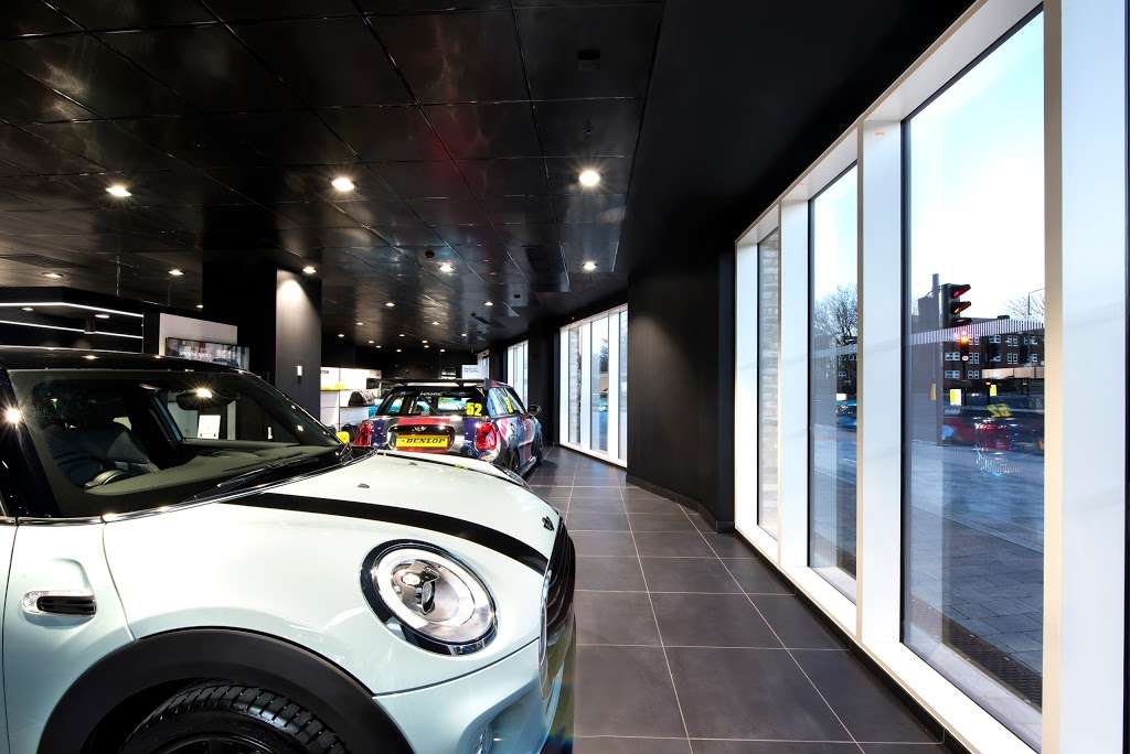 Stephen James MINI Woolwich | 14 Victory Parade, Woolwich, London SE18 6FL, UK | Phone: 020 8463 1110
