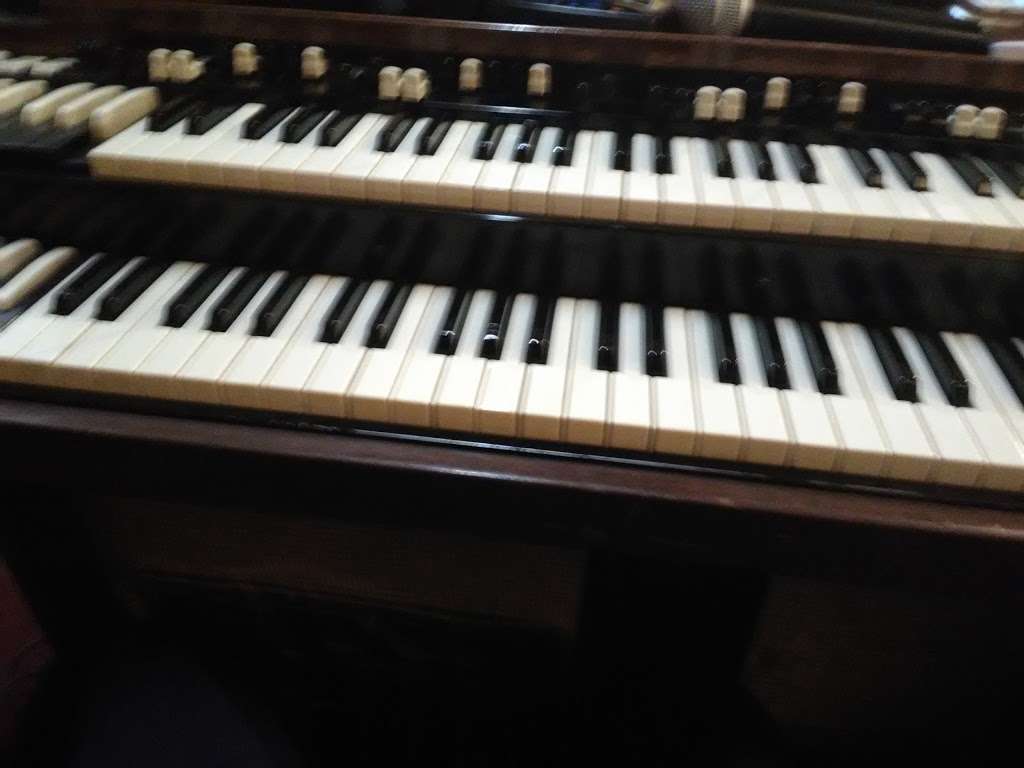 Miracle Temple Fellowship Church | 754 W Pleasant Run Rd, Lancaster, TX 75146, USA | Phone: (972) 218-1940