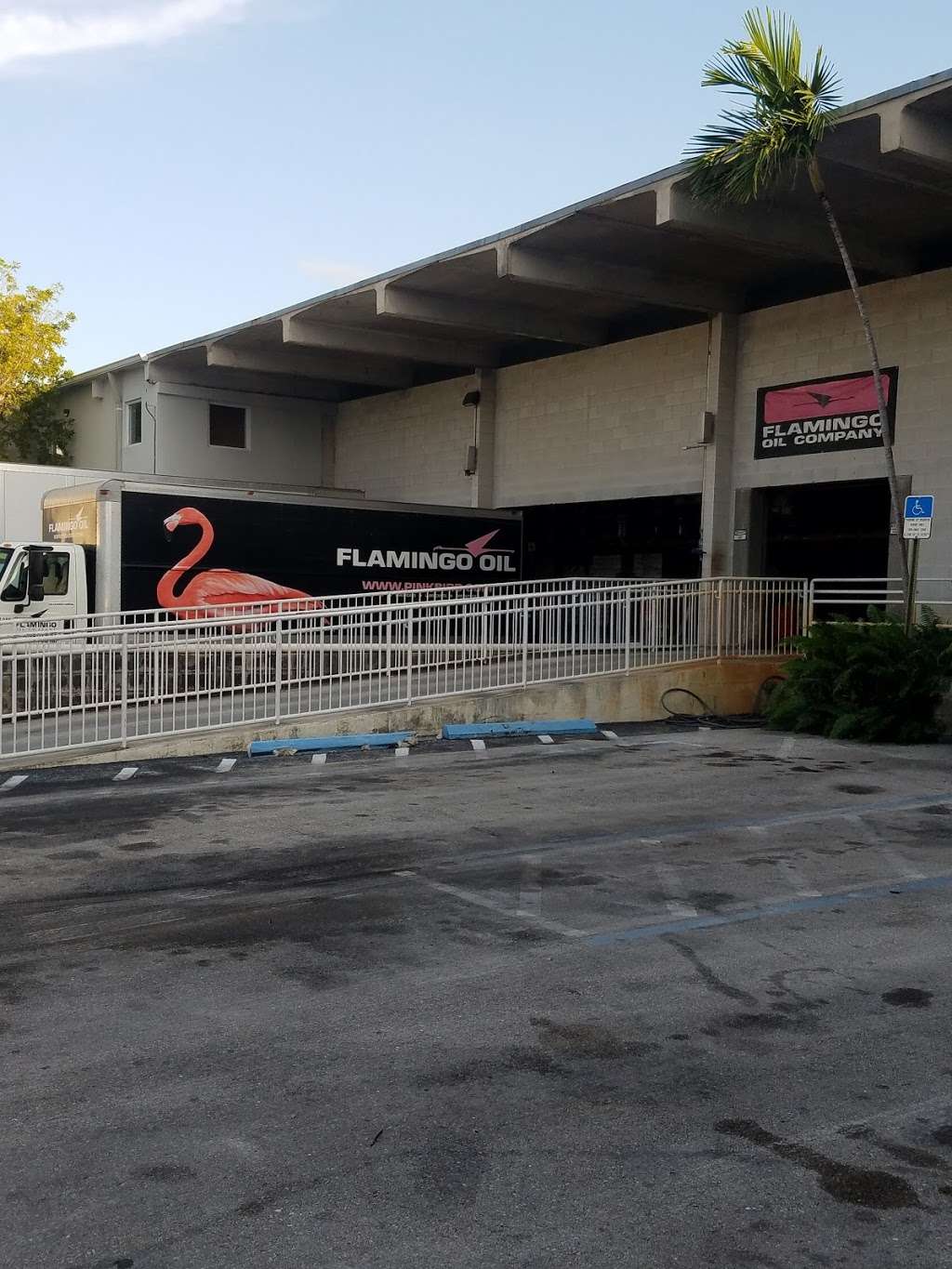 Flamingo Oil - a RelaDyne Company | 205 NE 179th St, Miami, FL 33162, USA | Phone: (786) 628-0789