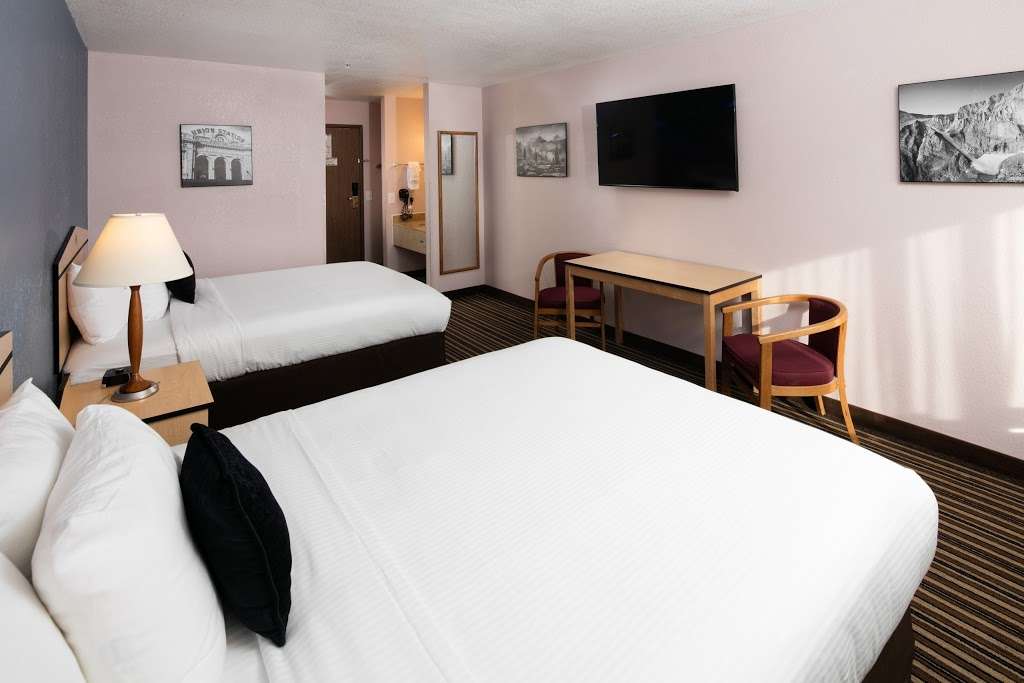 Red Lion Inn & Suites Denver Airport | 16921 E 32nd Ave, Aurora, CO 80011 | Phone: (303) 367-5000