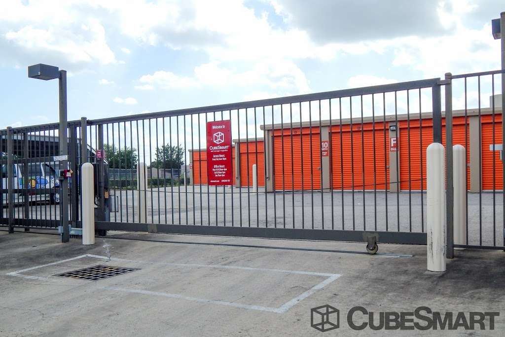 CubeSmart Self Storage | 11616 Beamer Rd, Houston, TX 77089, USA | Phone: (281) 464-7676