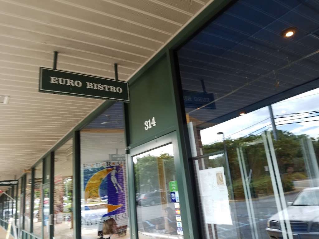 Euro Bistro | 314 Elden St, Herndon, VA 20170, USA | Phone: (703) 481-8158