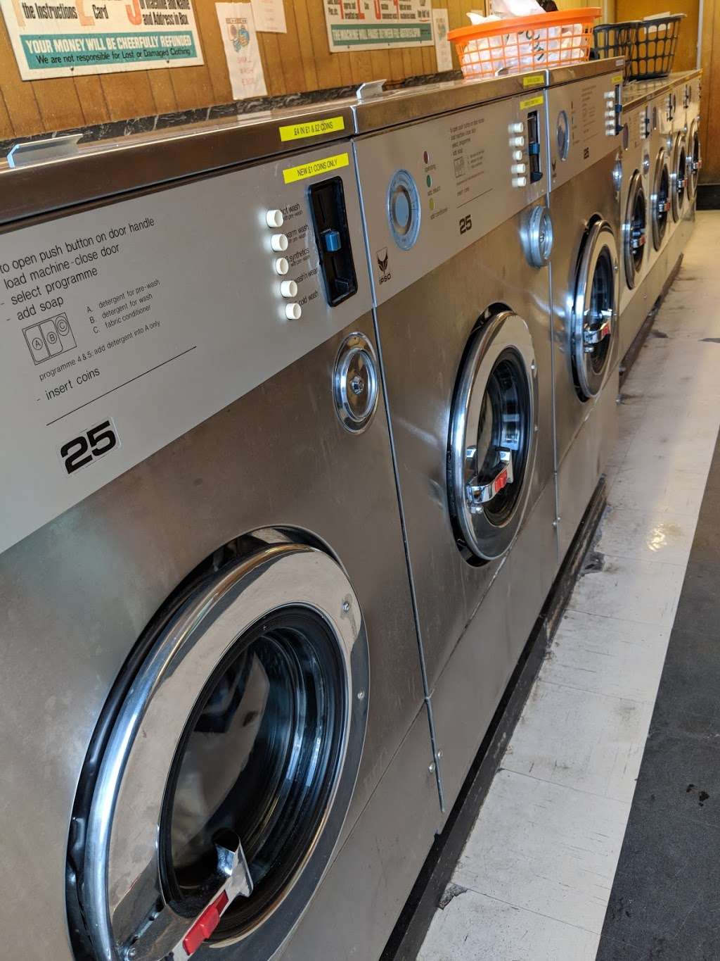 Maypine Launderette | 7 The Rush, London SW19 3NT, UK