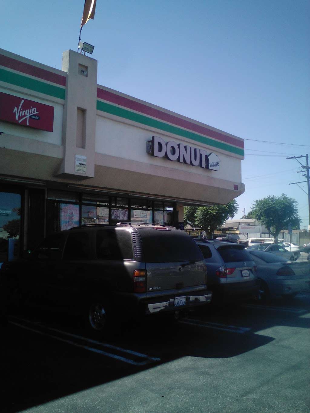 Donut House | 14309 Atlantic Ave # 101, Compton, CA 90221, USA | Phone: (310) 632-7376