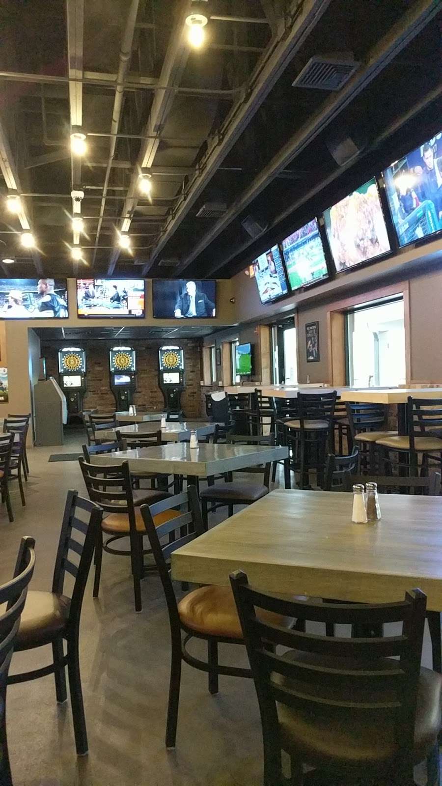 Post Time Sports Bar & Grille | 13860 Rockland Rd, Libertyville, IL 60048, USA | Phone: (847) 367-7170