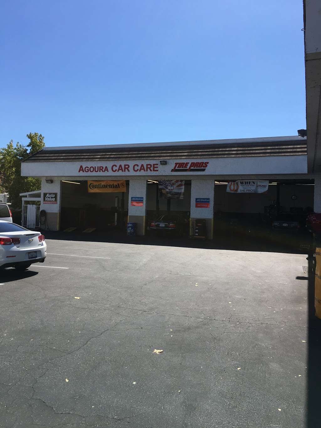 Agoura Car Care Tire Pros | 29166 Roadside Dr, Agoura Hills, CA 91301 | Phone: (818) 865-9821