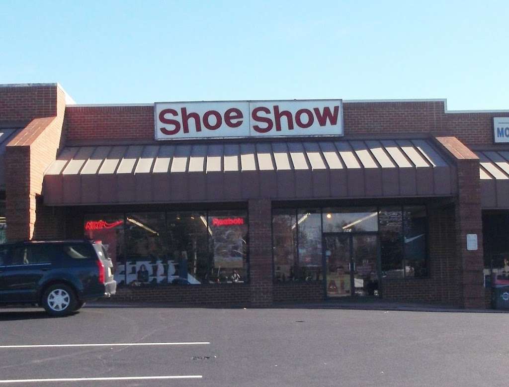 Shoe Show | Village S/C, 563 N Madison Rd, Orange, VA 22960, USA | Phone: (540) 672-3663