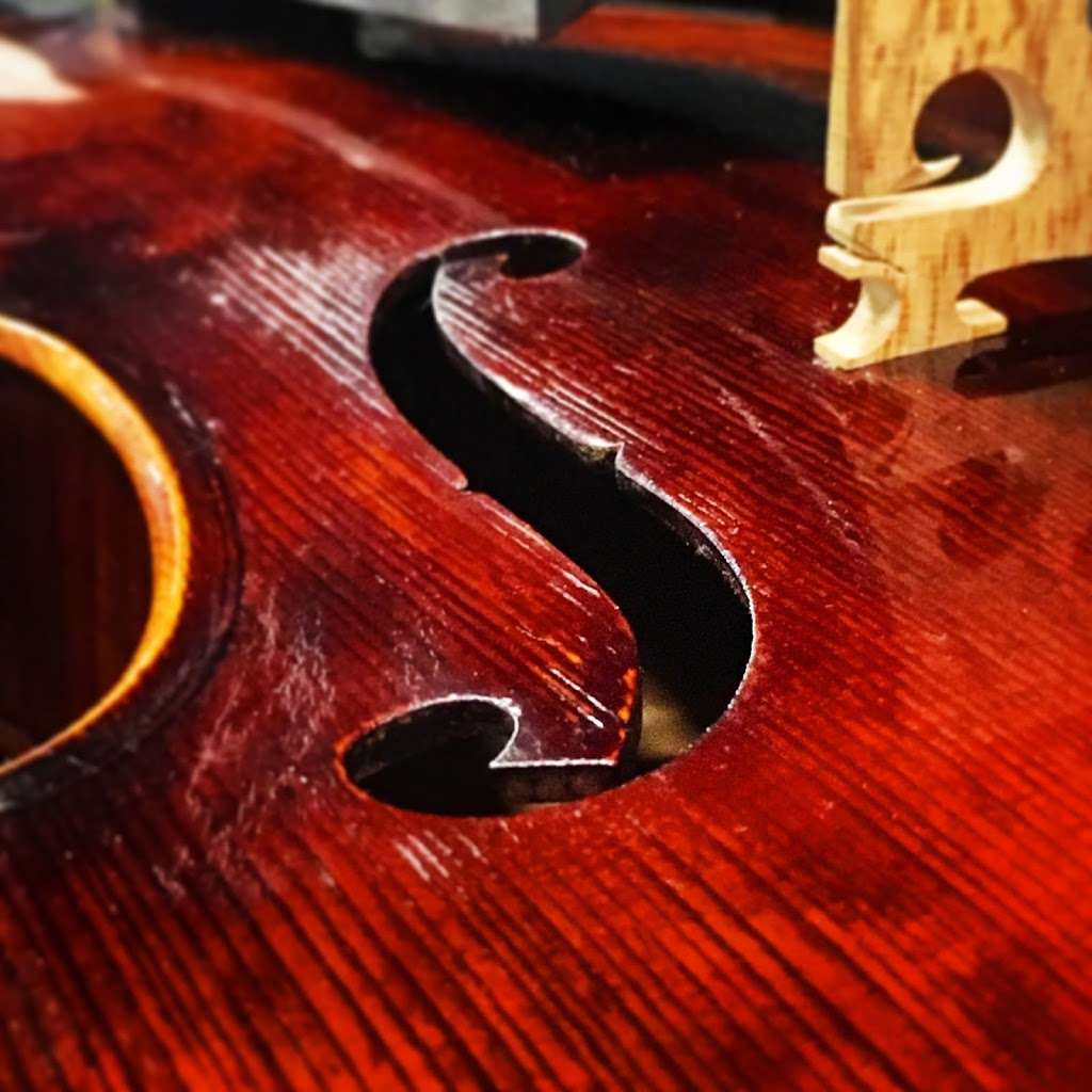 Bloomington String Instruments | 6405 S Sanders Main St, Bloomington, IN 47401, USA | Phone: (812) 946-2313