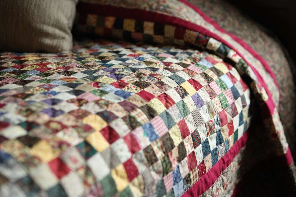 Nans Quilt Shop | 1065 Simmontown Rd, Gap, PA 17527, USA | Phone: (717) 413-1649