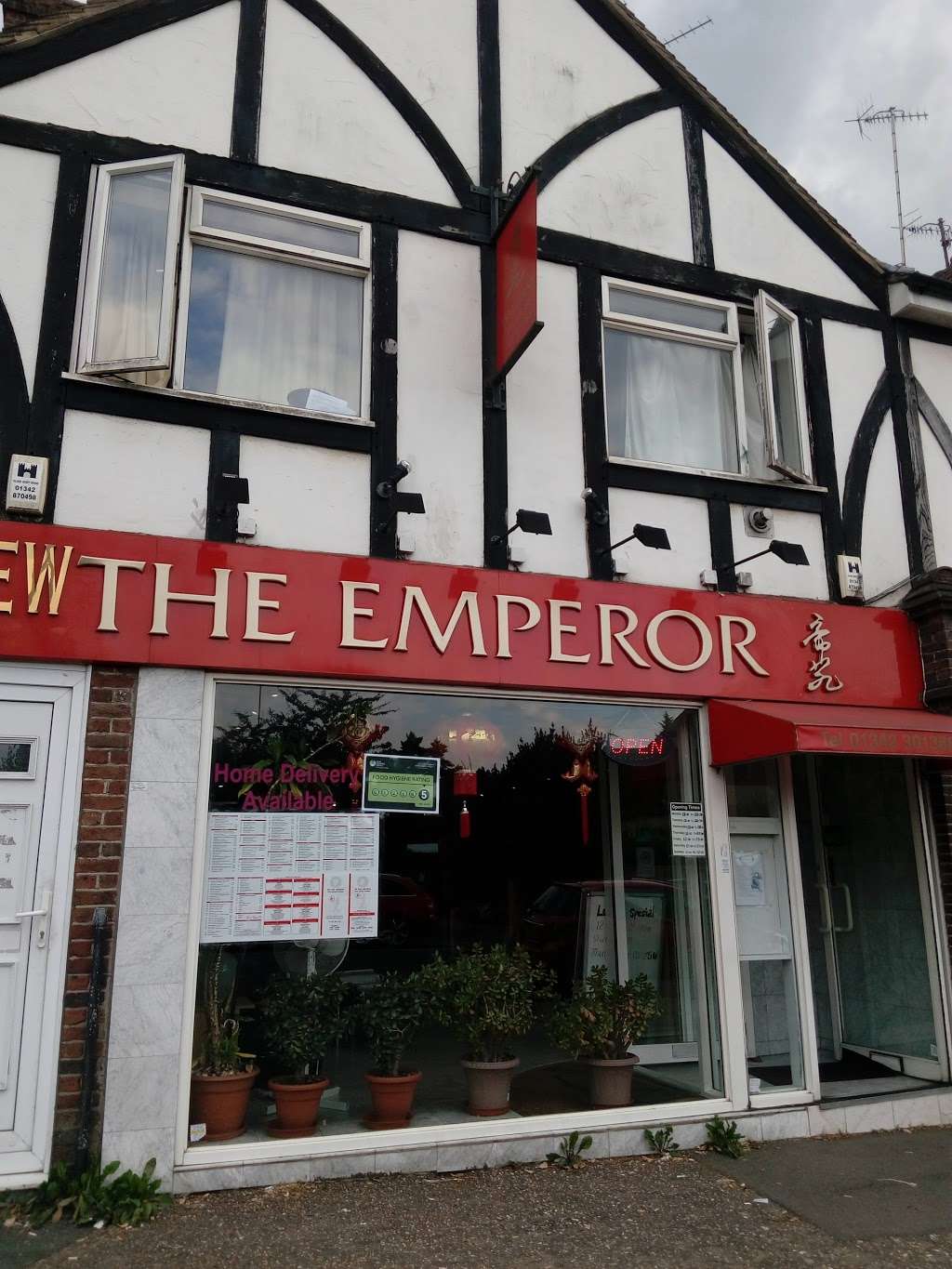 The New Emperor | 2 London Rd, East Grinstead RH19 1QL, UK | Phone: 01342 301388