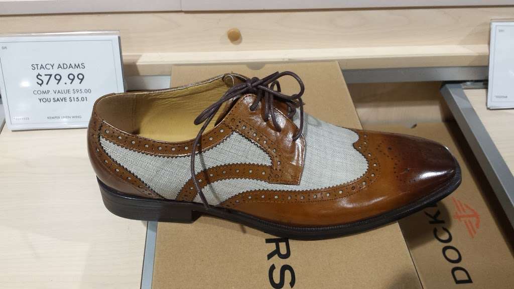 DSW Designer Shoe Warehouse | 344 Providence Hwy, Dedham, MA 02026, USA | Phone: (781) 329-6310