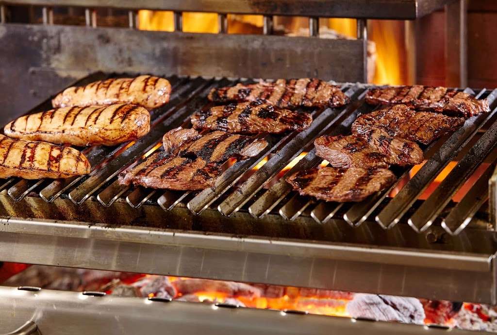 Hutis 5 Free-Fire Grill | 2501 Research Forest Dr b, The Woodlands, TX 77381, USA | Phone: (281) 298-1900