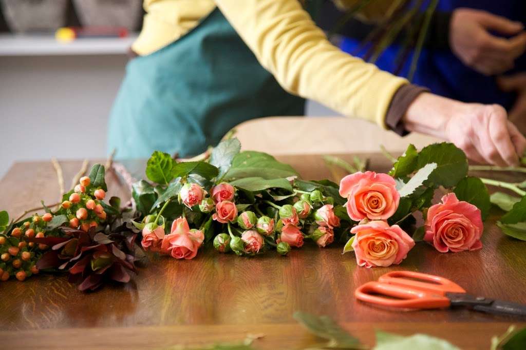 Judith Blacklock Flower School | 4-5 Kinnerton, Place South, Belgravia, London SW1X 8EH, UK | Phone: 020 7235 6235