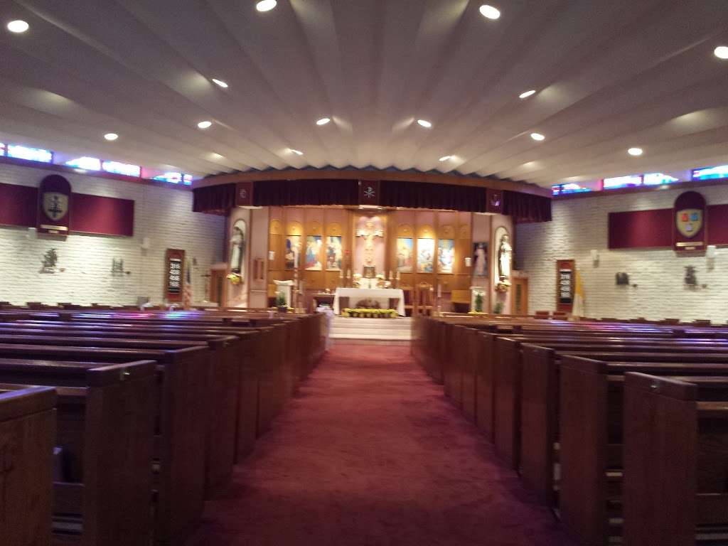 St. Matthew Roman Catholic Church | 35 N Service Rd, Dix Hills, NY 11746, USA | Phone: (631) 499-8520