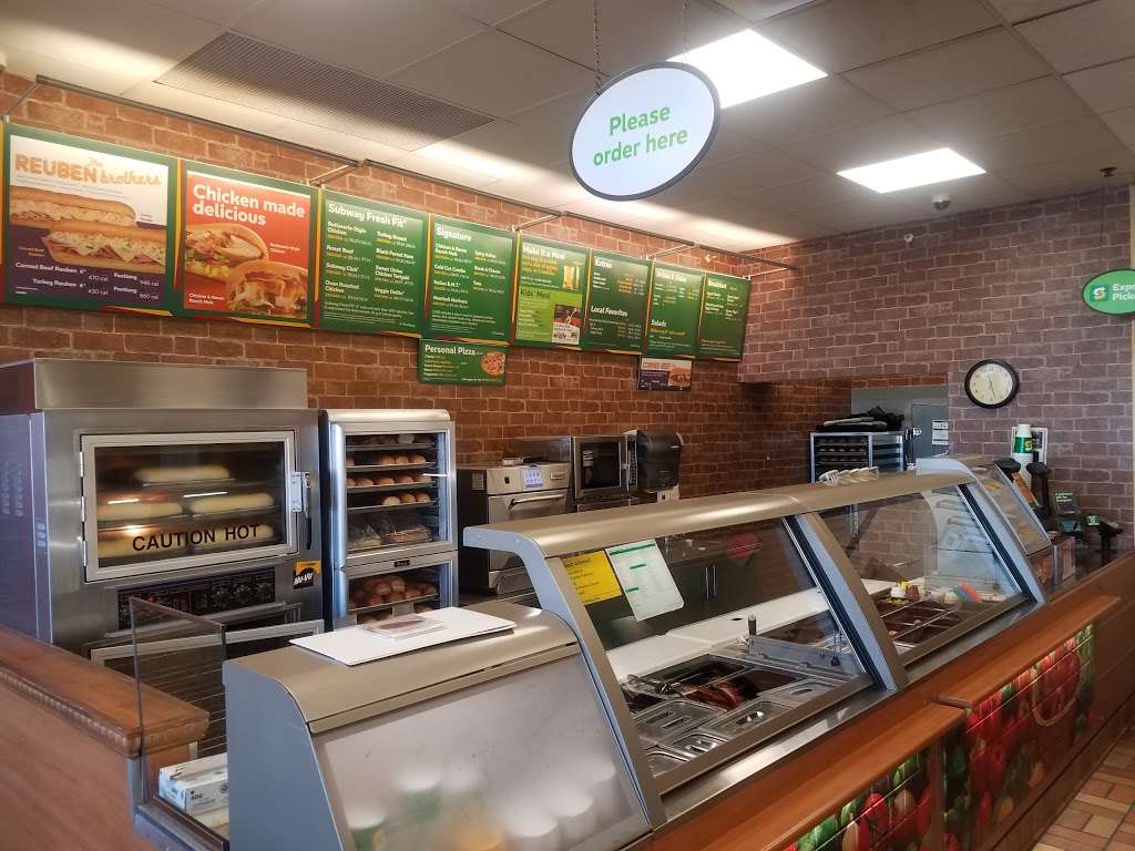 Subway | 7241 S 76th St, Franklin, WI 53132, USA | Phone: (414) 425-2055