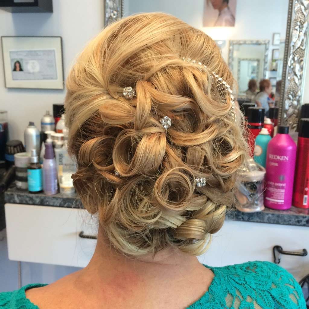 Nicole Cannilla Professional Hairstylist and Make Up Artist | 1161 N Railroad Ave, Staten Island, NY 10306