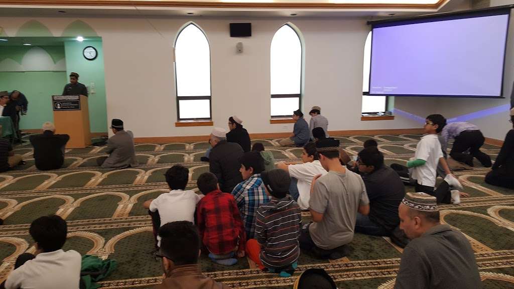 Bait-ul-Jaamay Mosque | 2S510 IL-53, Glen Ellyn, IL 60137, USA | Phone: (630) 790-4100