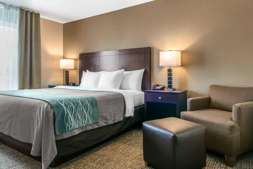 Comfort Inn & Suites | 1800 West, Hwy 20, Porter, IN 46304, USA | Phone: (219) 250-2181