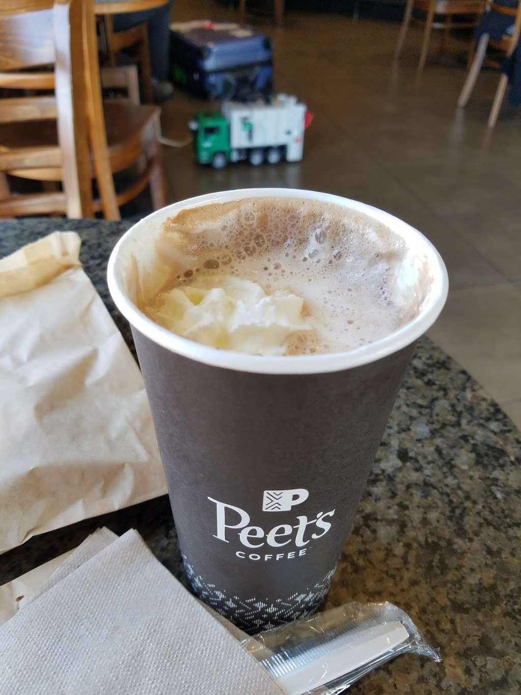 Peets Coffee | 142 San Mateo Rd, Half Moon Bay, CA 94019, USA | Phone: (650) 726-1261