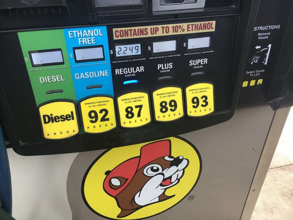 Buc-ees | 801 N Brooks St, Brazoria, TX 77422, USA | Phone: (979) 238-6390