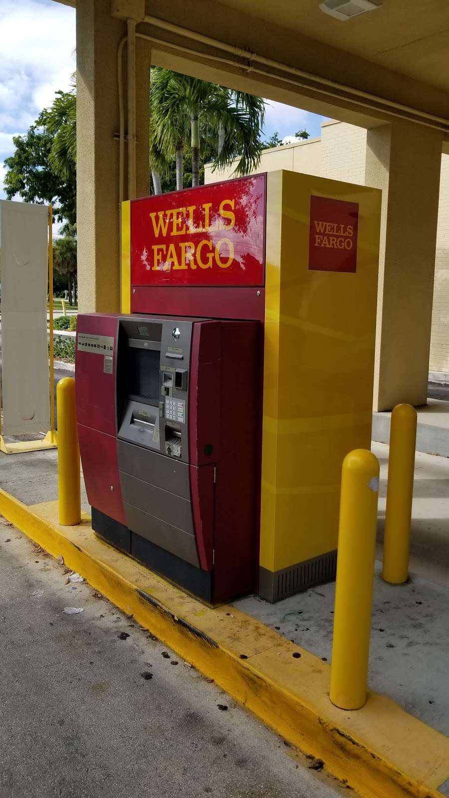ATM (Wells Fargo Bank) | 1662 S Congress Ave, Palm Springs, FL 33461, USA | Phone: (561) 660-1857