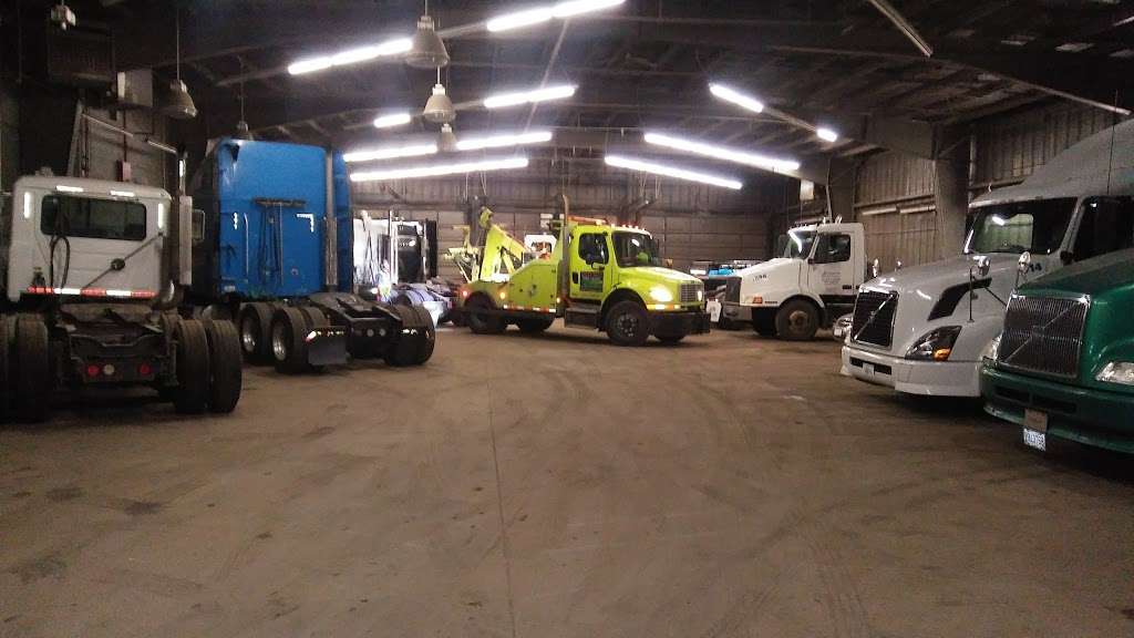 HEAVY DUTY Towing & Recovery Inc. | 7541 Roberts Rd, Bridgeview, IL 60455, USA | Phone: (708) 945-6509